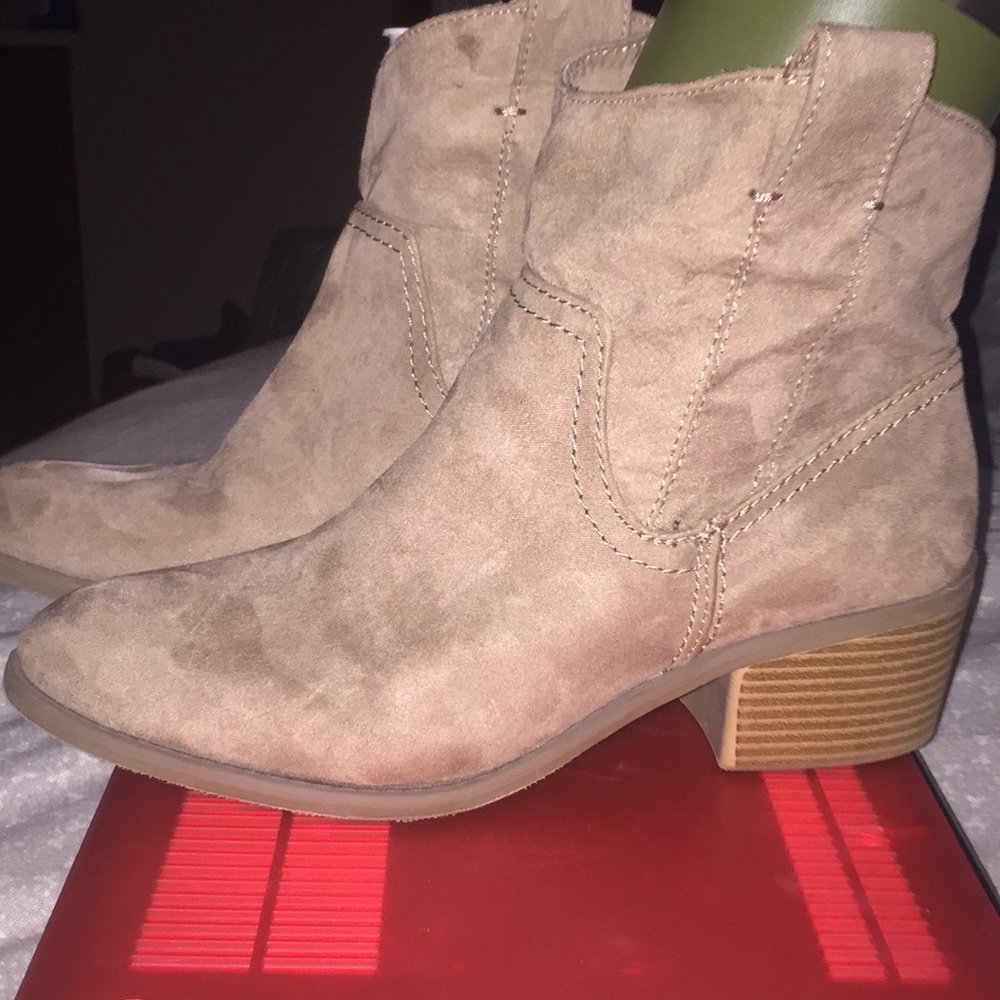 Booties Beige
